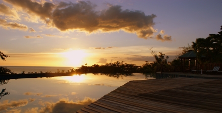 Le coucher de soleil à l'hotel le Rayon Vert en Guadeloupe Hotel le Rayon vert : Coucher de soleil à Deshaies